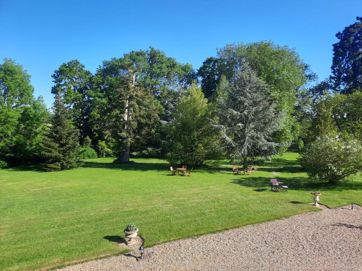 Manoir Des Tuileries Du Buisson Bed & Breakfast Verneuil d'Avre et d'Iton Bagian luar foto