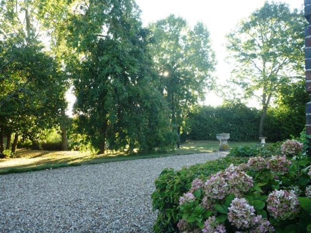 Manoir Des Tuileries Du Buisson Bed & Breakfast Verneuil d'Avre et d'Iton Bagian luar foto