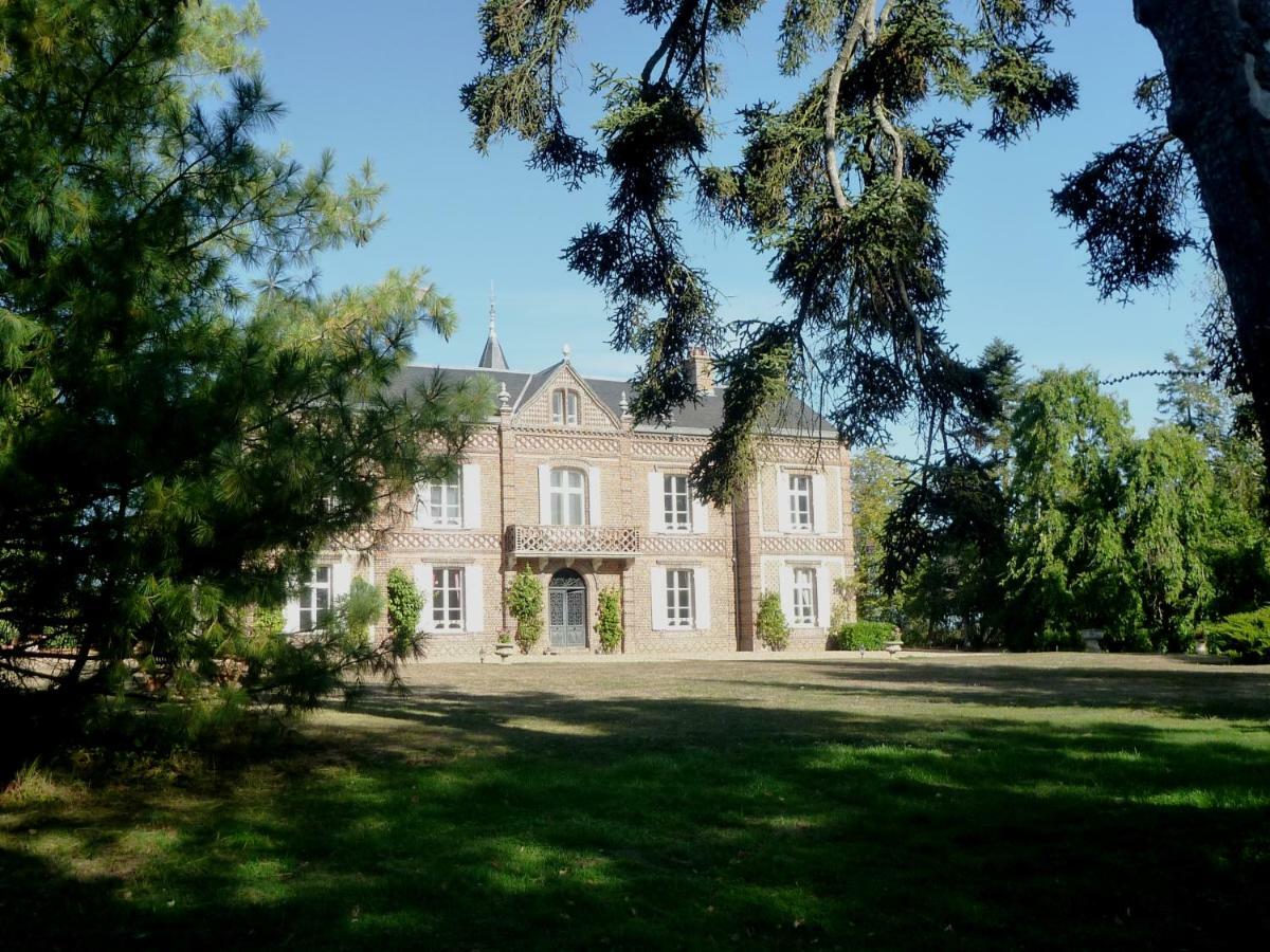Manoir Des Tuileries Du Buisson Bed & Breakfast Verneuil d'Avre et d'Iton Bagian luar foto